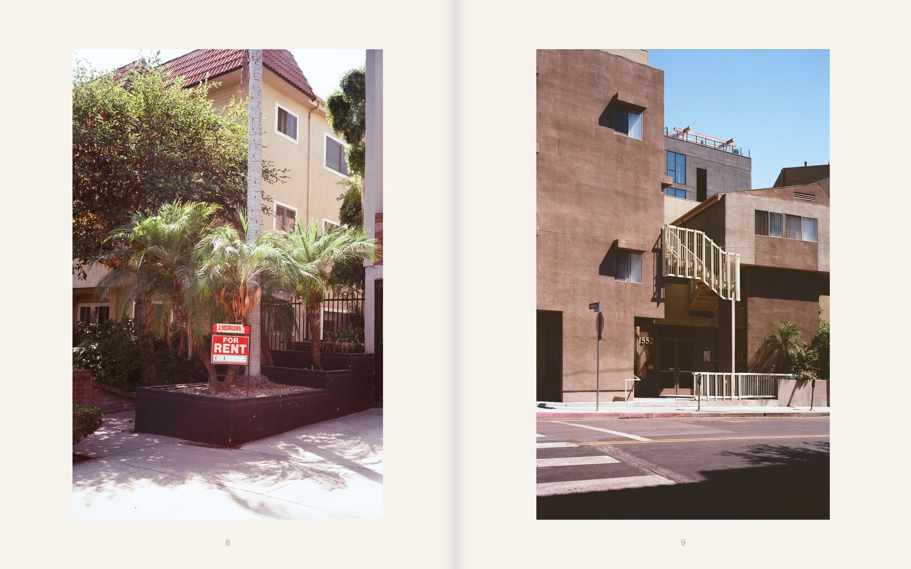 34° N, pages 8–9 du livre
